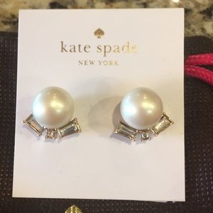 Kate spade pearl earring with diamond accent